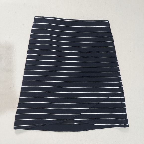 LOFT navy blue& white striped skirt crossover front textured elastic waist Sz XS - Picture 1 of 10